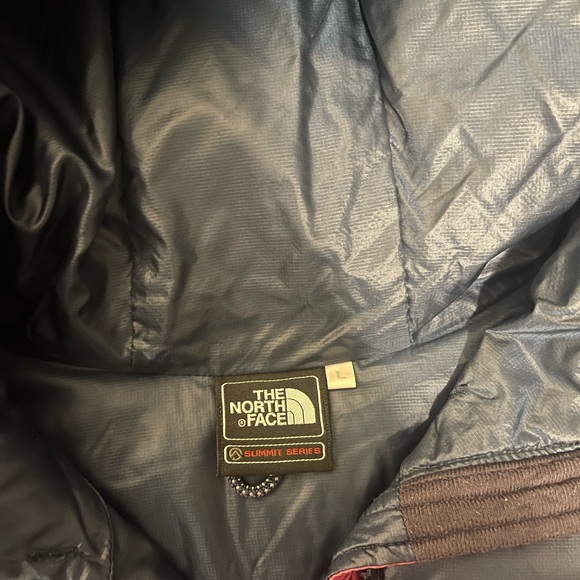 Women’s The North Face puffer coat. Size Large - Picture 4 of 4